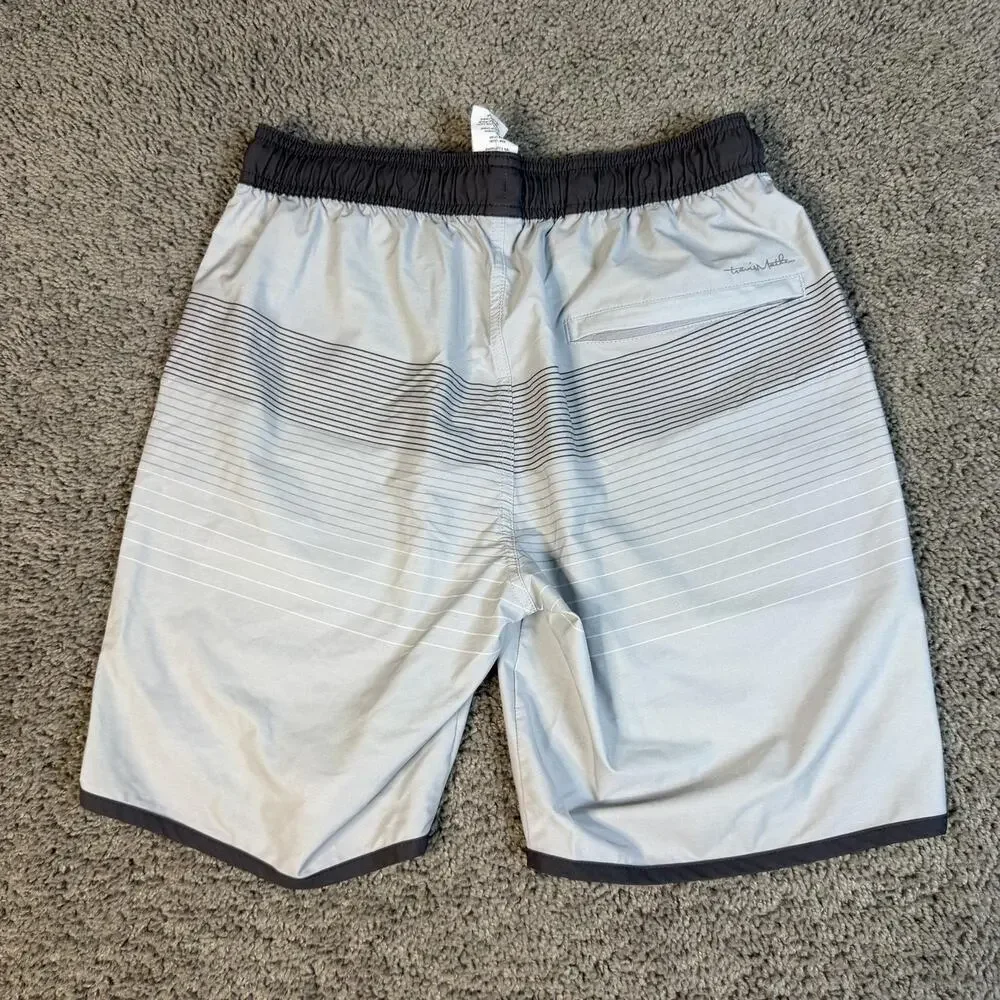 TravisMathew Shorts Mens M Gray Microfiber Lightweight Swim Pockets 8 Inseam